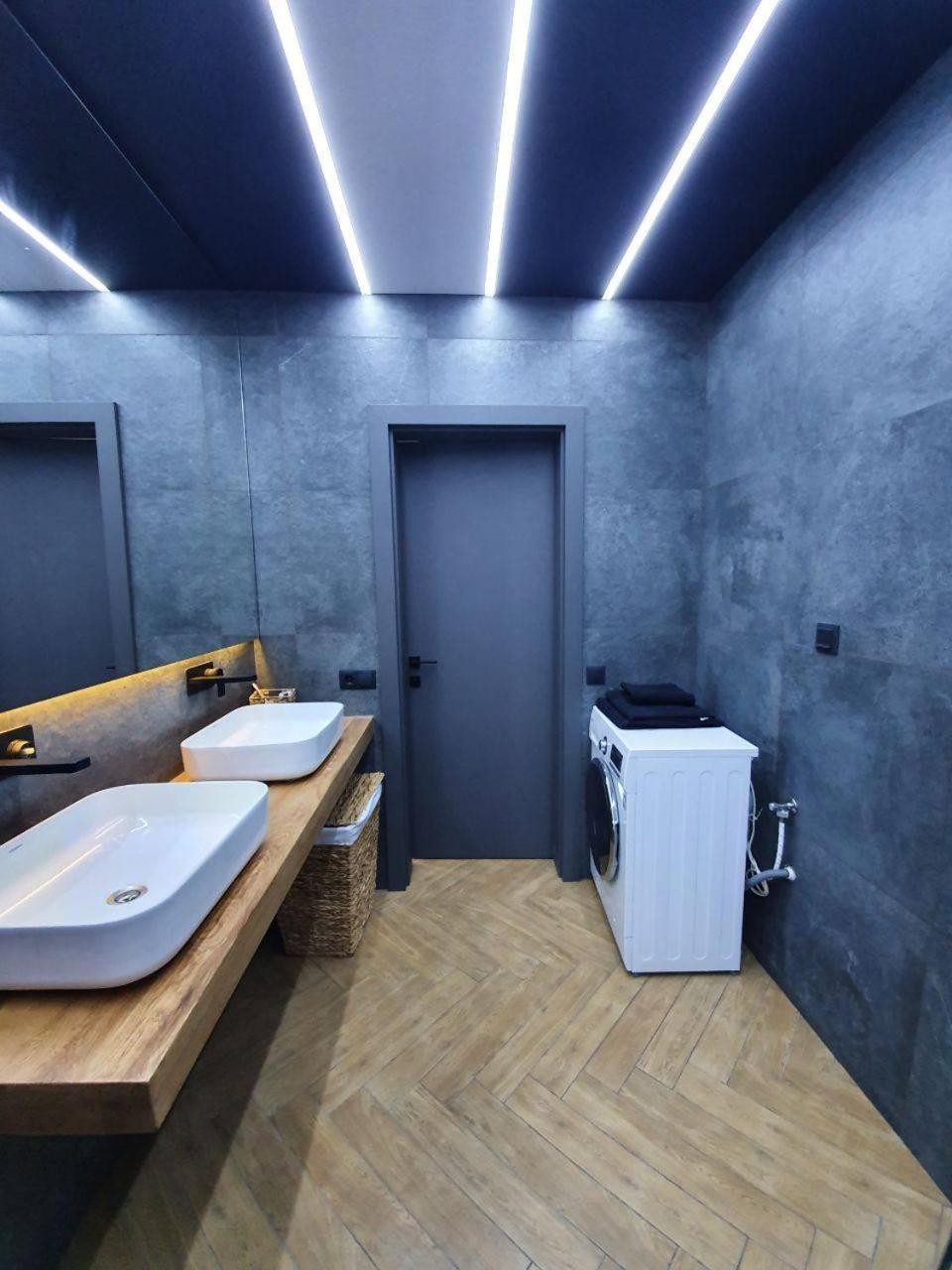 Luxury_Loft Lägenhet Kamjanets-Podilskyj Exteriör bild